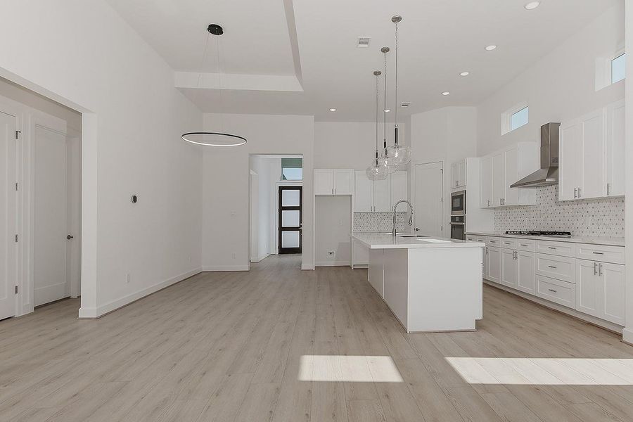 Spacious, unfurnished interior of a new home in Lake Breeze, Willis (Image 23). Spacious, unfurnished interior of a new home in Lake Breeze, Willis (Image 23).