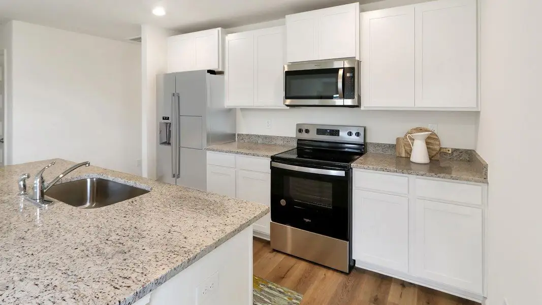 Furnished interior view inside a new home in Liberty, Panama City (Image 3).