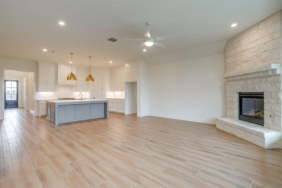 Spacious, unfurnished interior of a new home in , Benbrook (Image 21).