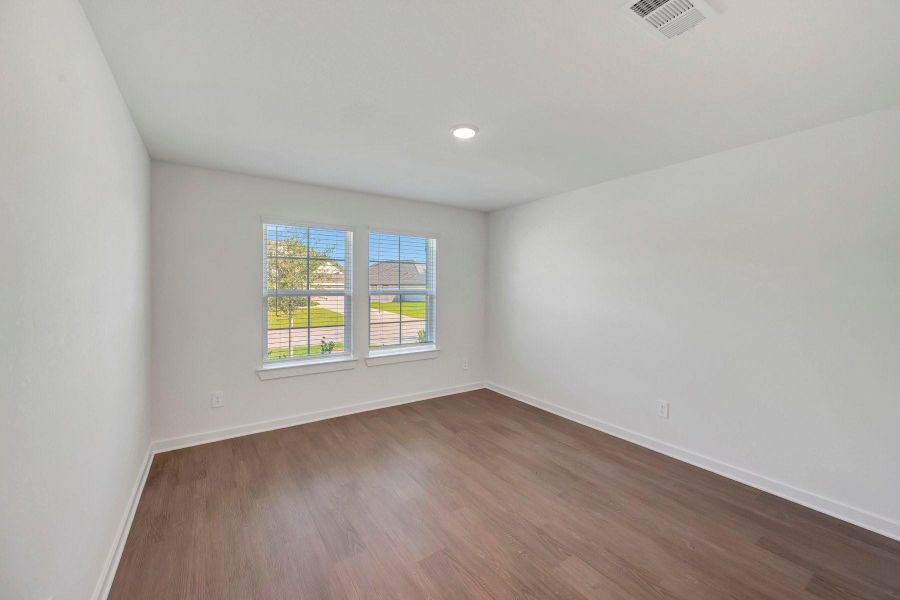 Spacious, unfurnished interior of a new home in Pinewood at Grand Texas, New Caney (Image 19). Spacious, unfurnished interior of a new home in Pinewood at Grand Texas, New Caney (Image 19).
