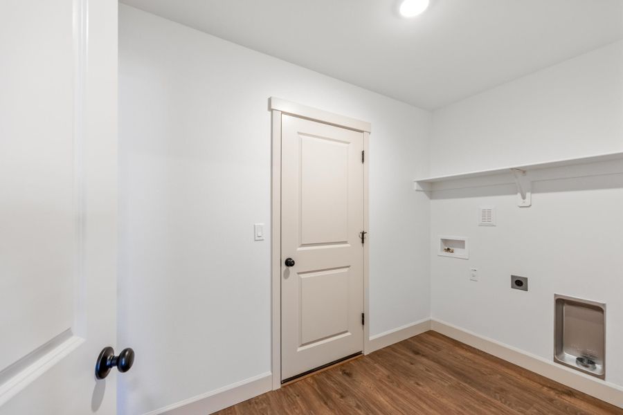 Spacious, unfurnished interior of a new home in Feather Ridge, Redmond (Image 31).
