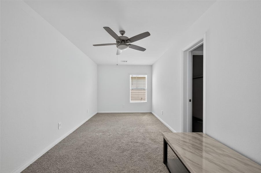 Spacious, unfurnished interior of a new home in Marie Village, Conroe (Image 23). Spacious, unfurnished interior of a new home in Marie Village, Conroe (Image 23).