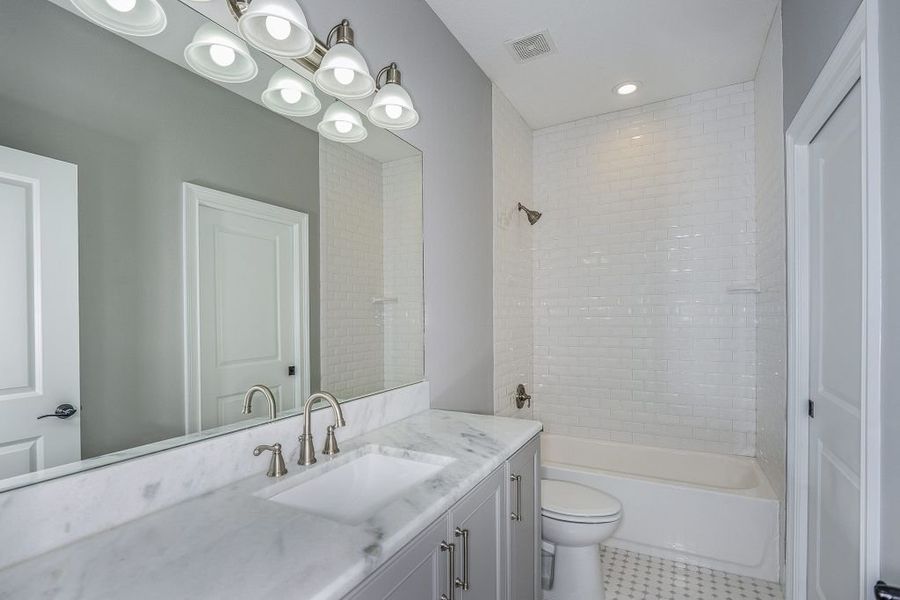 Representative furnished interior of a home built from the Carrington II by Mobley Homes in Sunset Estates, Lutz (Image 9).