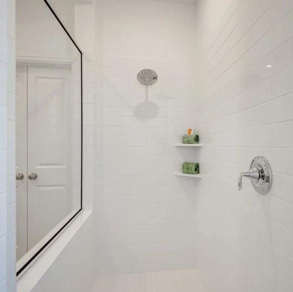 Close-up of interior finishes inside a home in Samara, League City (Image 19).