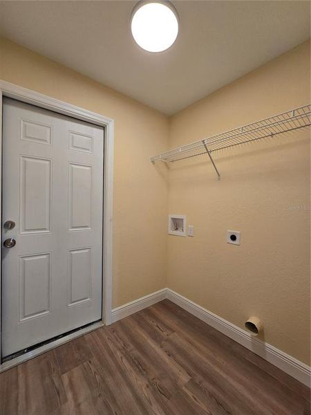 Spacious, unfurnished interior of a new home in , Ocala (Image 28).