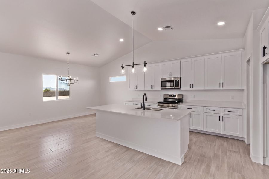 15 Sandstone Mountain