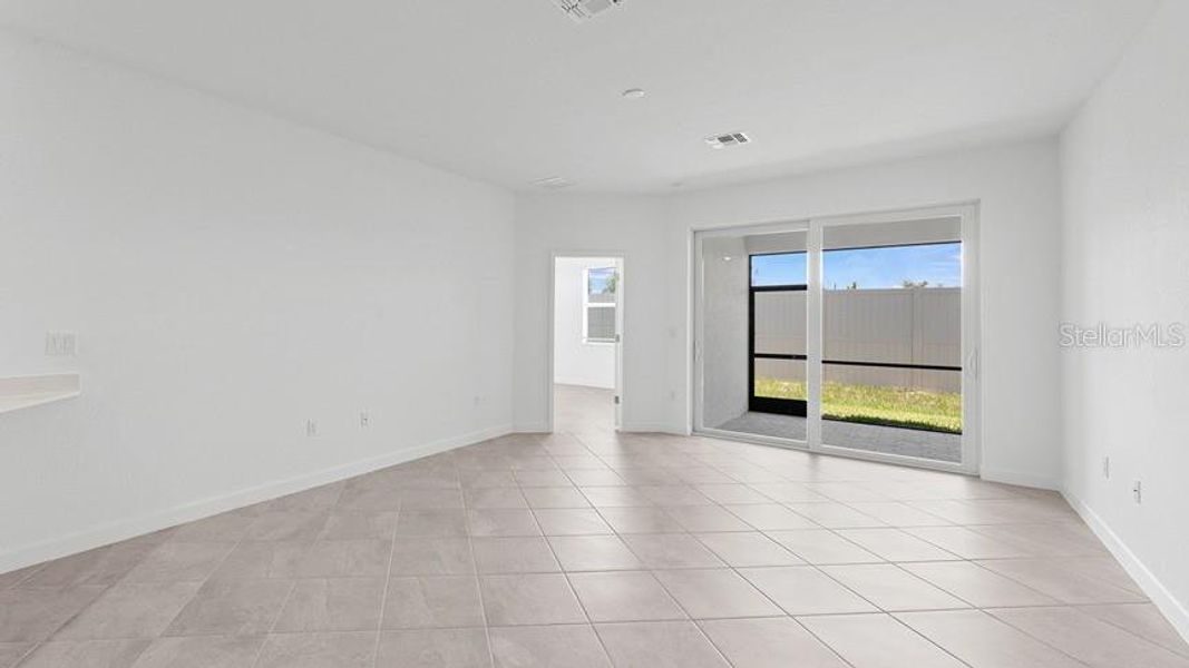 Spacious, unfurnished interior of a new home in Palm Lake at Coco Bay, Englewood (Image 19).