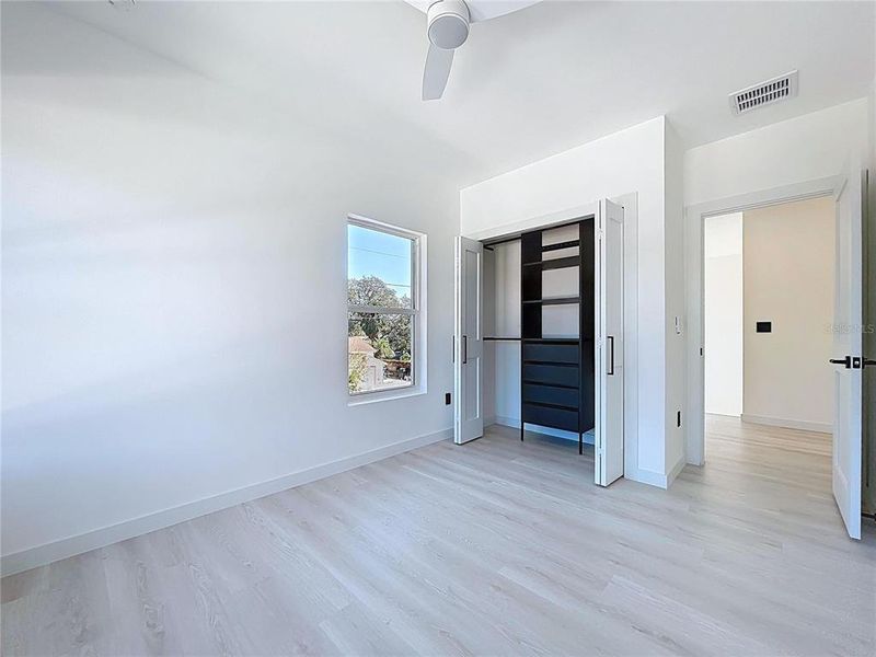 Spacious, unfurnished interior of a new home in , St. Petersburg (Image 67).