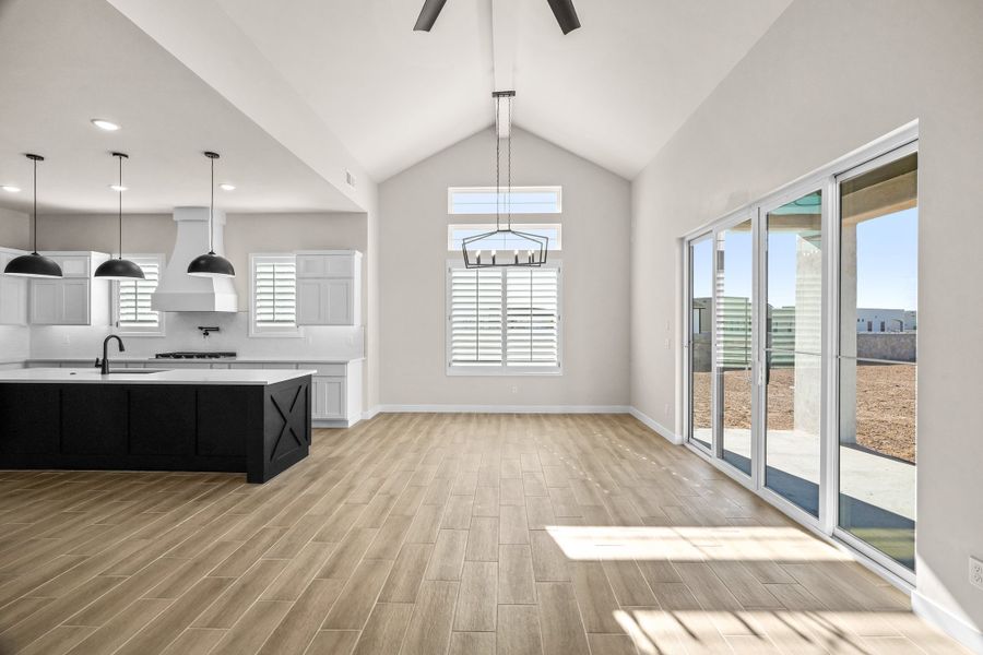 Spacious, unfurnished interior of a new home in Verdancia, El Paso (Image 27).