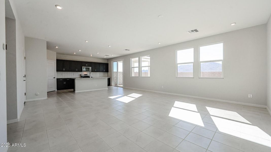 14_2-story-home-for-sale-surprise-AZ_Rea