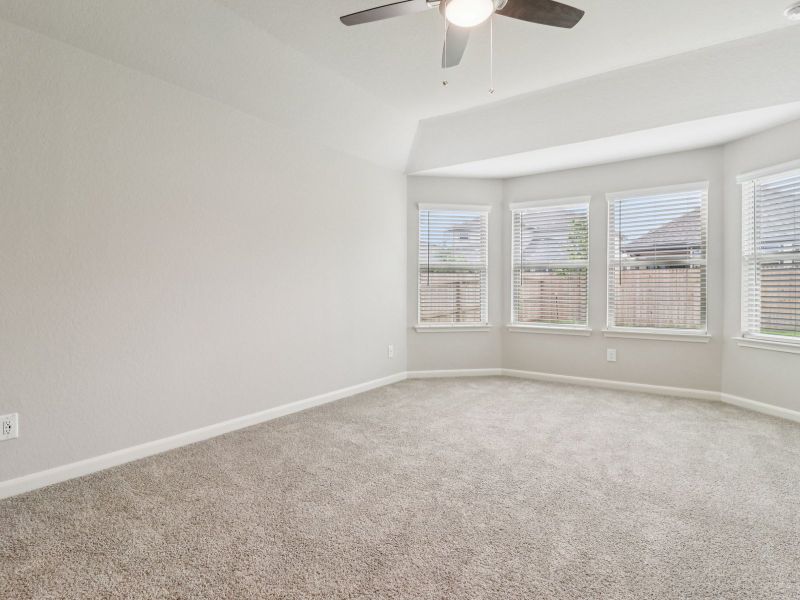 Spacious, unfurnished interior of a new home in Kallison Ranch, San Antonio (Image 16).
