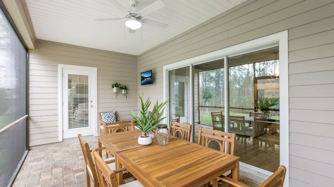 3004 Patriot Covered Lanai 2of2 F1