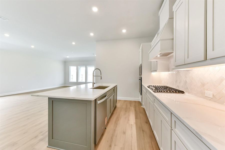 Furnished interior view inside a new home in Evergreen 50', Conroe (Image 8).