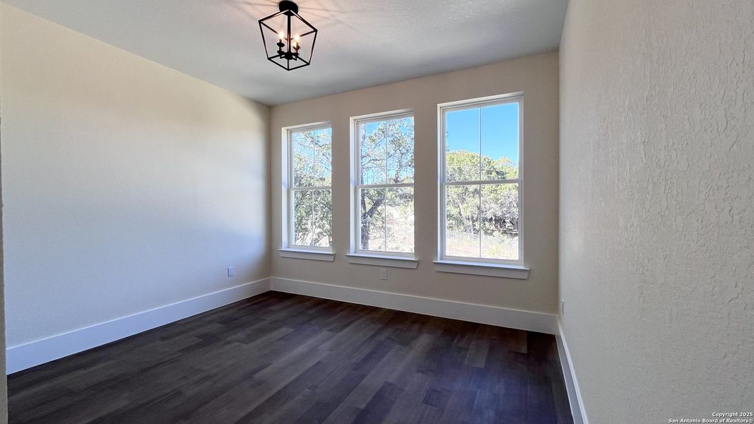 Spacious, unfurnished interior of a new home in , Bandera (Image 13).