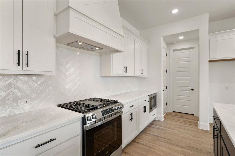 Furnished interior view inside a new home in Rocky Top Ranch, Reno (Image 10).