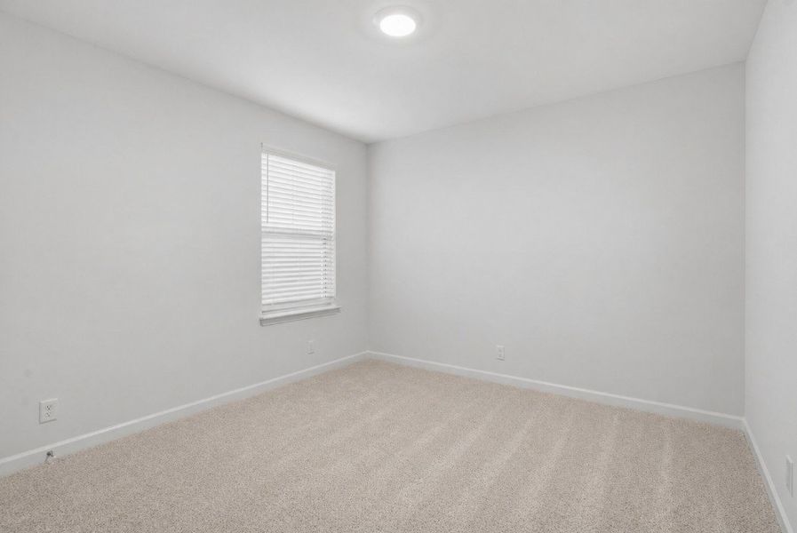 Spacious, unfurnished interior of a new home in Wheatfield, Shelbyville (Image 12).