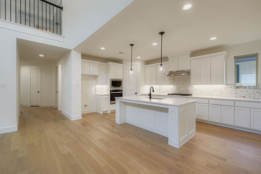 828 Trailing Vine - Kitchen