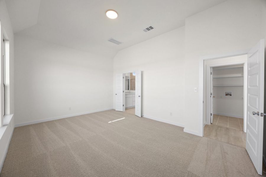 Spacious, unfurnished interior of a new home in Prairie Winds, Hutto (Image 24).