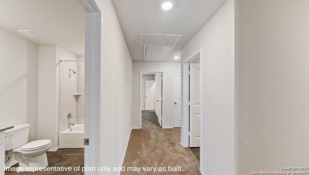 Spacious, unfurnished interior of a new home in Langdon, San Antonio (Image 15).