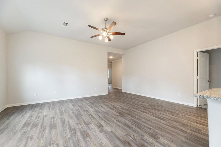 Spacious, unfurnished interior of a new home in , Bay City (Image 18).