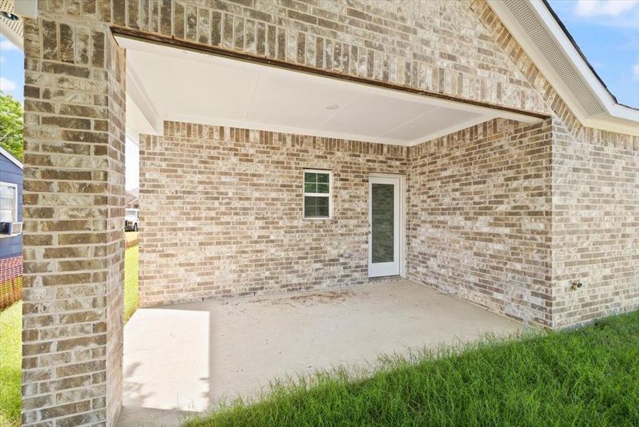 Front exterior of a new home in , Royse City, TX, highlighting curb appeal (Image 19). Front exterior of a new home in , Royse City, TX, highlighting curb appeal (Image 19).