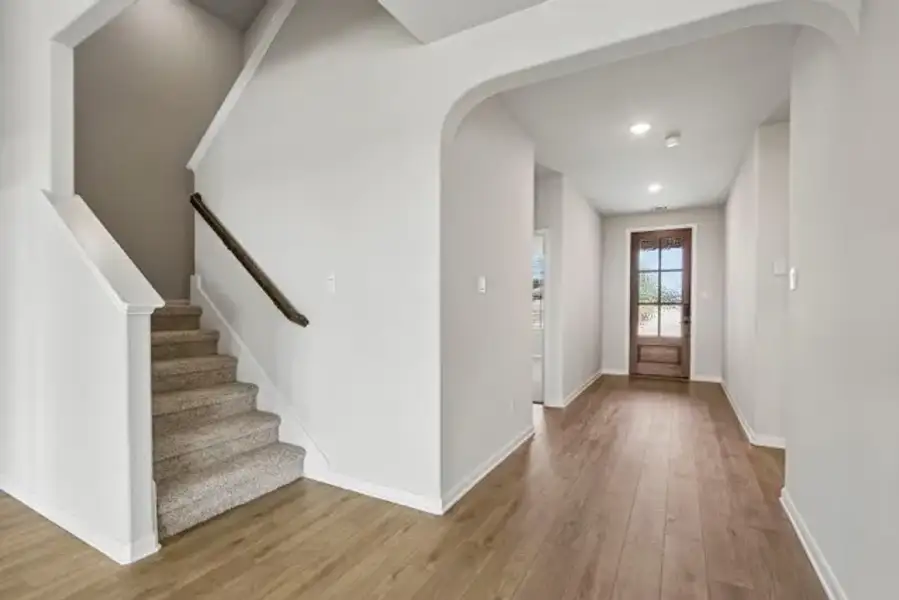 Spacious, unfurnished interior of a new home in Tinsley Meadows, Van Alstyne (Image 14).