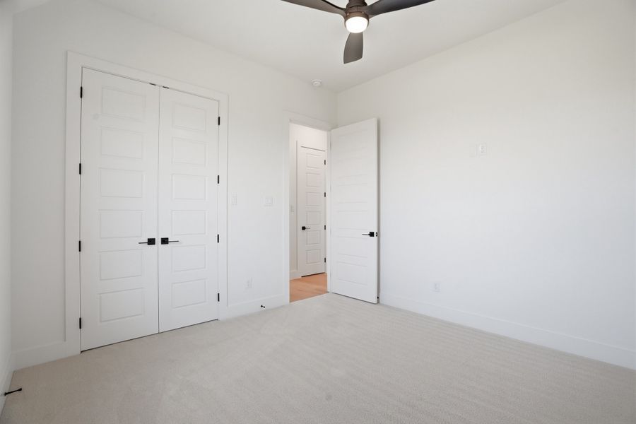 Spacious, unfurnished interior of a new home in Summit Ranch, Aledo (Image 39).