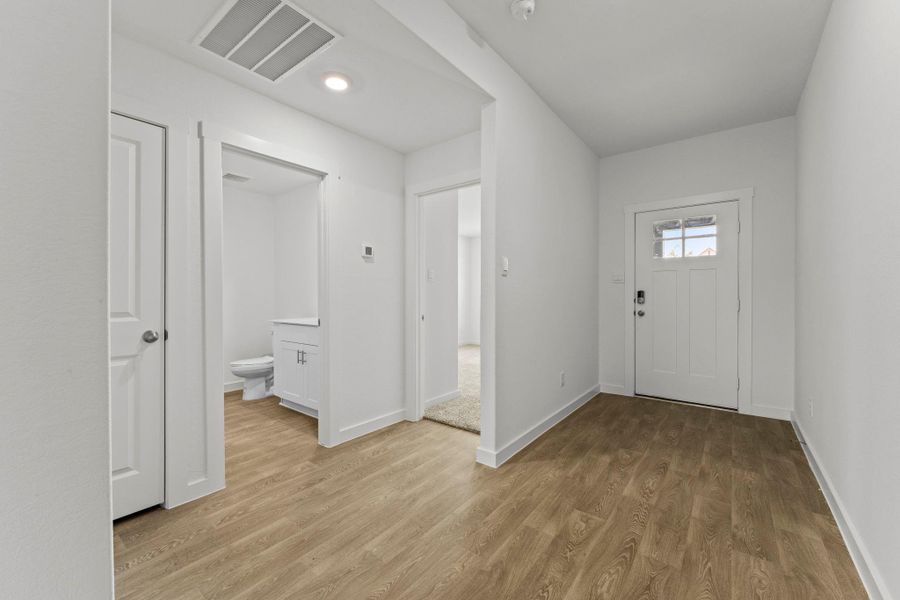 Spacious, unfurnished interior of a new home in Sonoma Oaks, Fredericksburg (Image 21). Spacious, unfurnished interior of a new home in Sonoma Oaks, Fredericksburg (Image 21).
