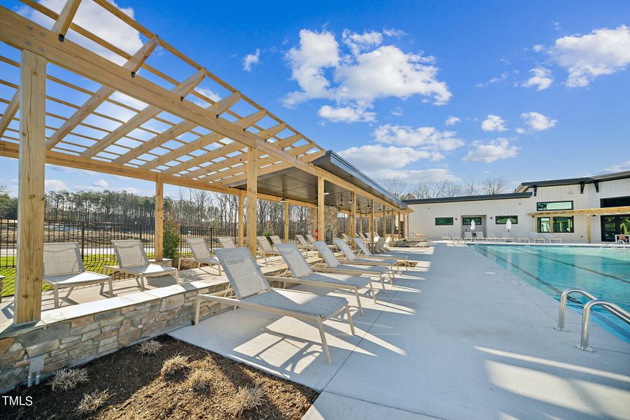 SUN_Stoneriver_Pic_Amenity_PoolDeck_8of8