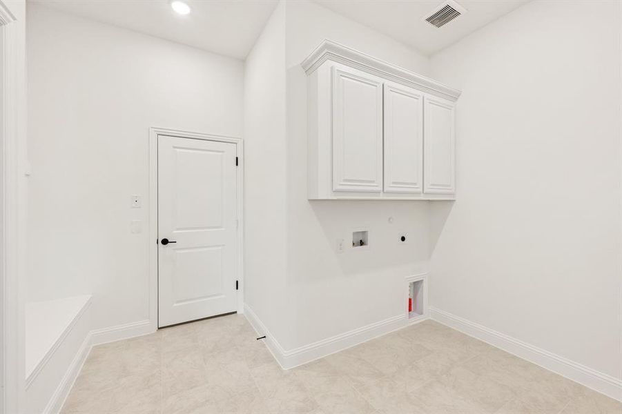 Spacious, unfurnished interior of a new home in Meraki, Forney (Image 22).