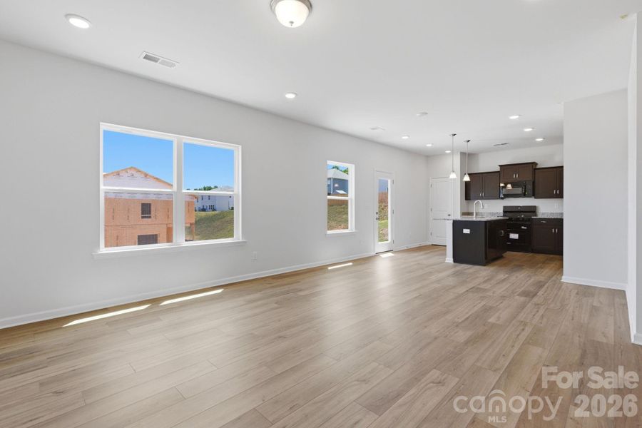 Spacious, unfurnished interior of a new home in Catawba Trace, Catawba (Image 15).