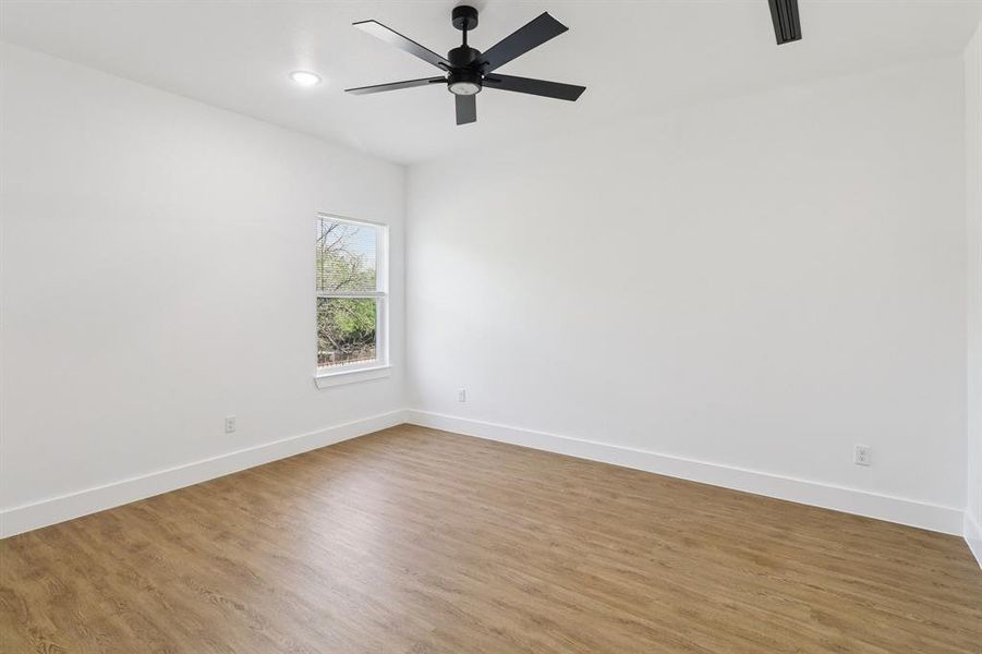 Spacious, unfurnished interior of a new home in , Dallas (Image 27).