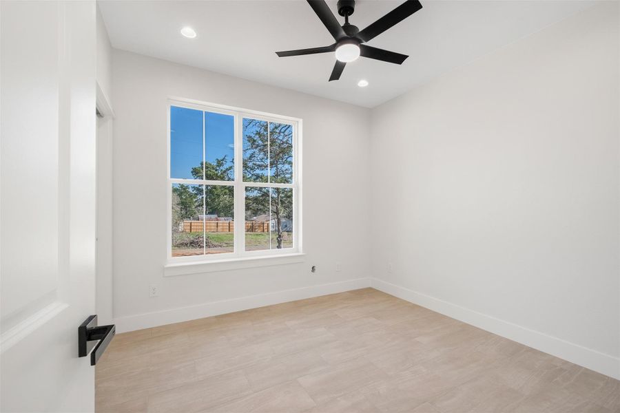 Spacious, unfurnished interior of a new home in , Smithville (Image 14).