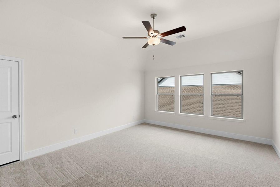 Spacious, unfurnished interior of a new home in Colton, Montgomery (Image 27).