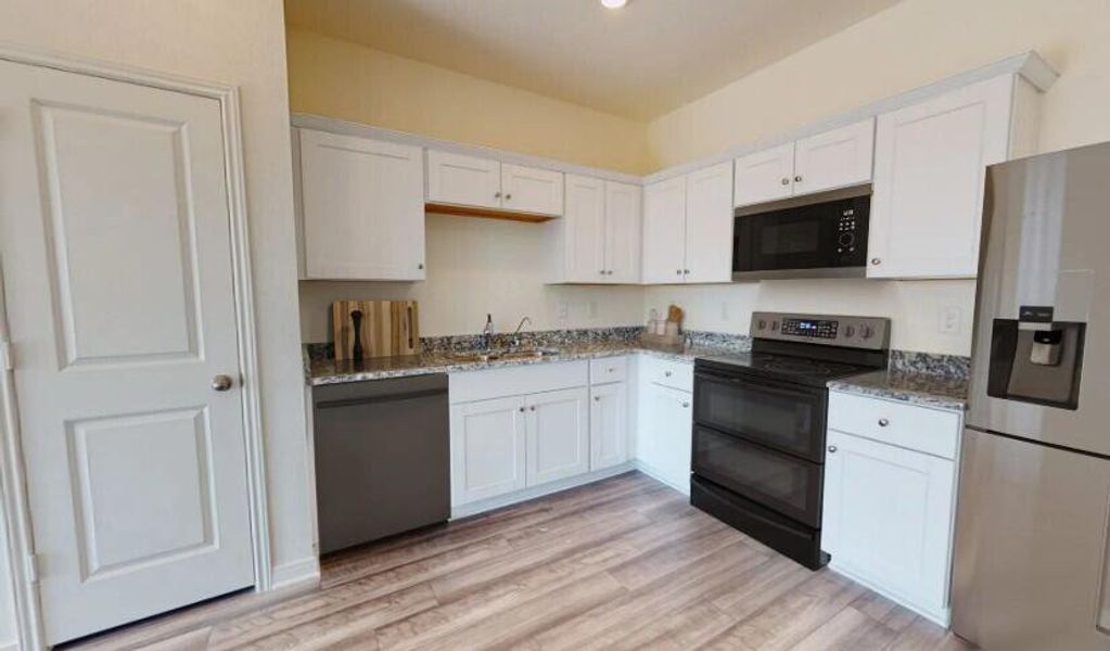 Furnished interior view inside a new home in Pinckney Place, North Charleston (Image 5).