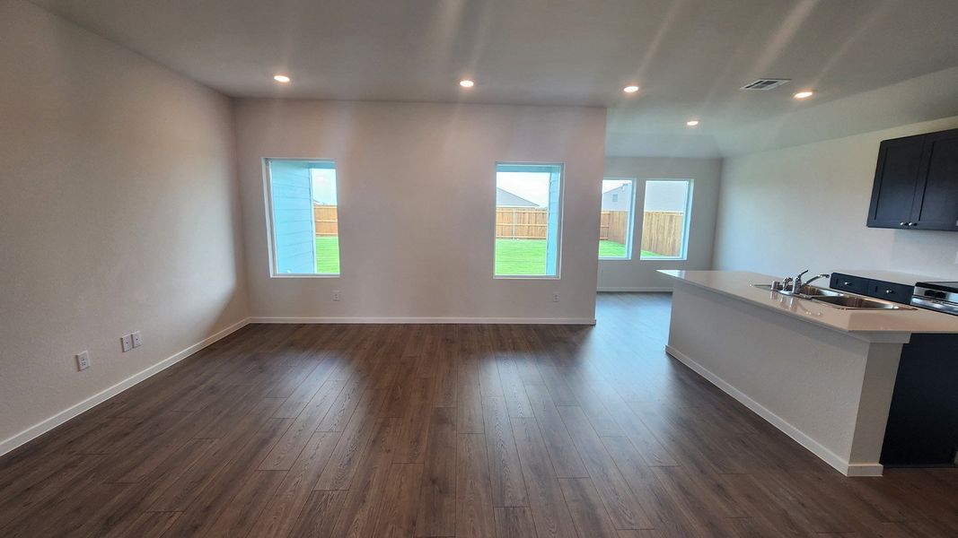 Spacious, unfurnished interior of a new home in Waverly Estates, Josephine (Image 7).