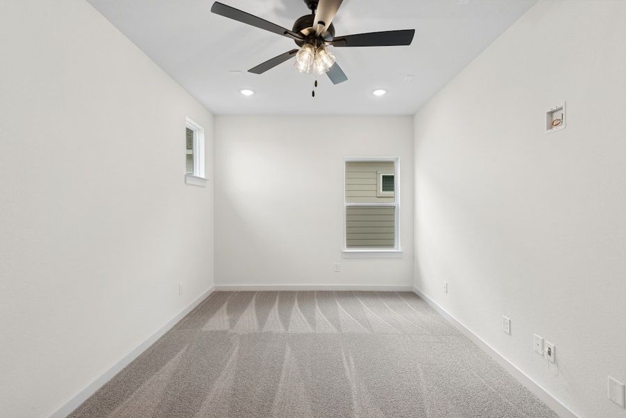 Spacious, unfurnished interior of a new home in Santa Rita Ranch, Georgetown (Image 37).