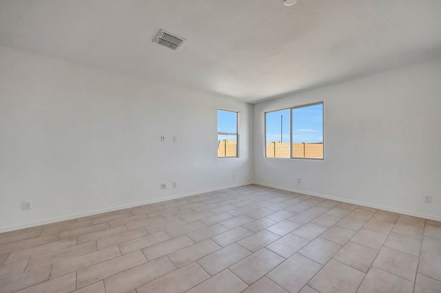 Spacious, unfurnished interior of a new home in Tierra Vistoso, Surprise (Image 11).