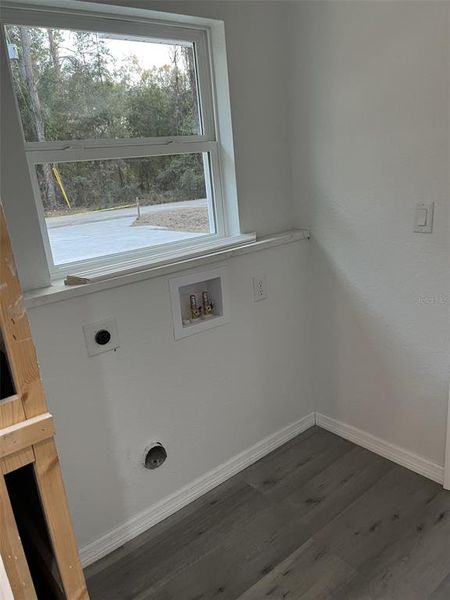 Spacious, unfurnished interior of a new home in , Ocklawaha (Image 12).