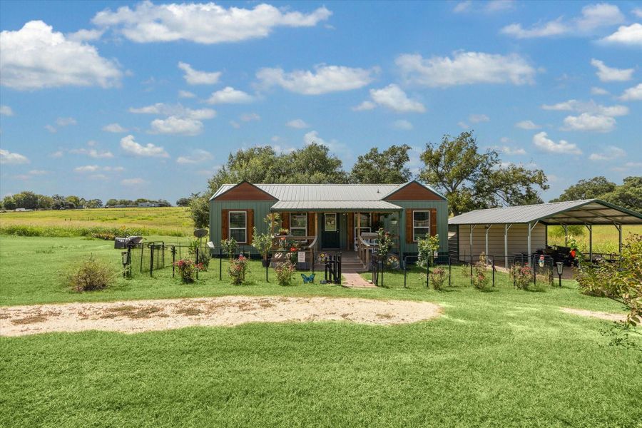 Community amenities in , Brenham (Image 11).