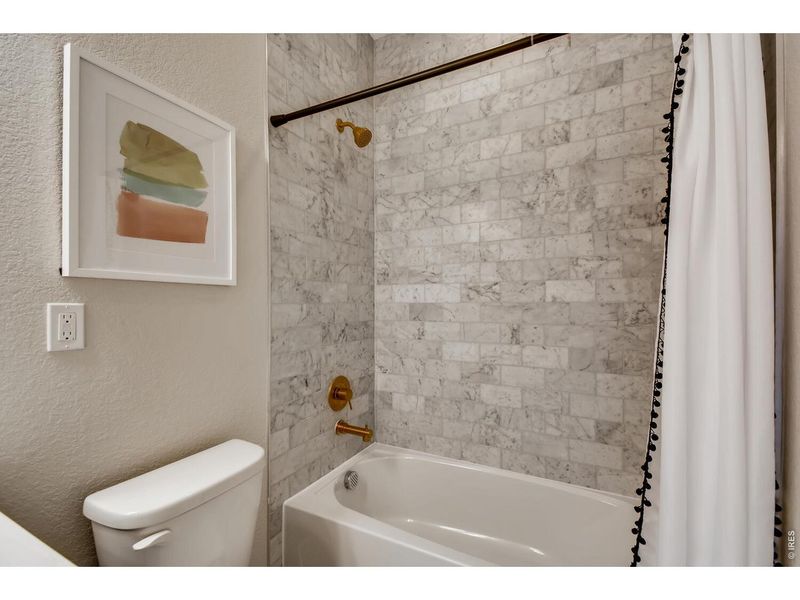 Furnished interior view inside a new home in Mountain Brook, Longmont (Image 14).