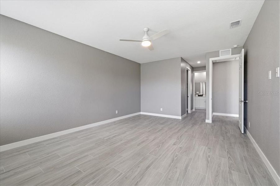 Spacious, unfurnished interior of a new home in , North Port (Image 30).