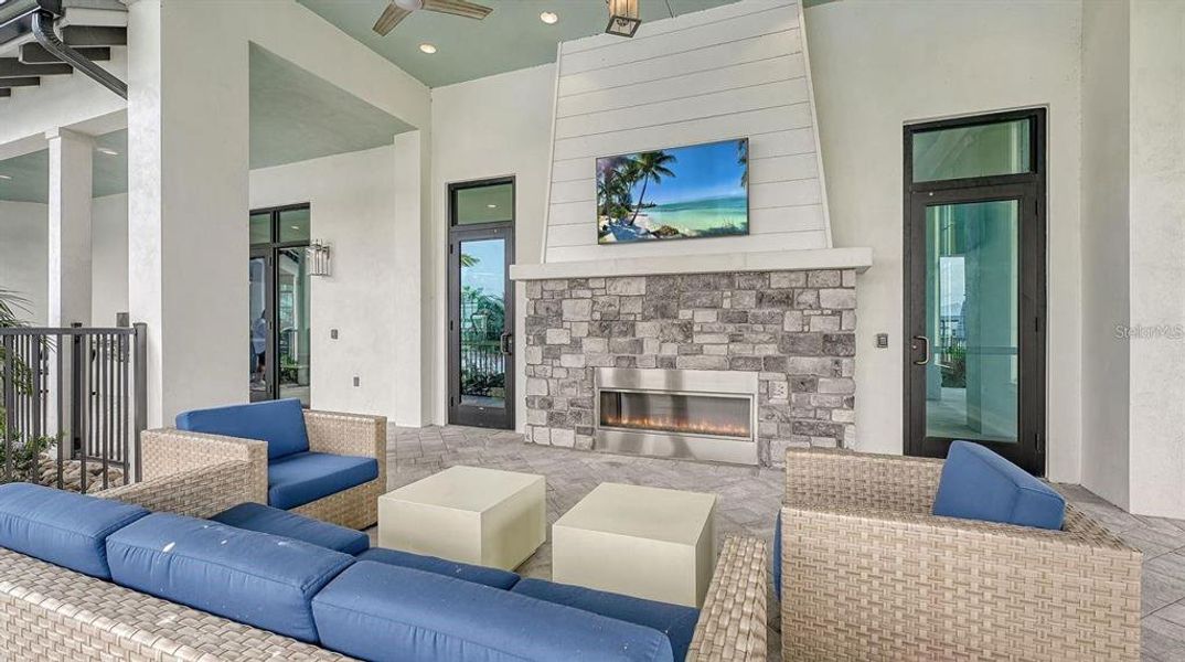 Exterior details and patio area of a home in , Lakewood Ranch (Image 31).