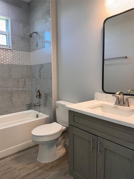 Furnished interior view inside a new home in , Cape Coral (Image 3).