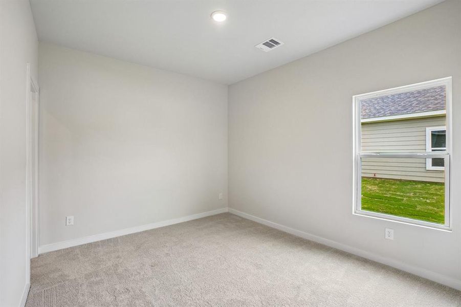 Spacious, unfurnished interior of a new home in Pennsylvania Avenue, Springtown (Image 18).