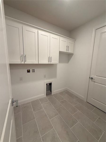 Spacious, unfurnished interior of a new home in , Apollo Beach (Image 16).