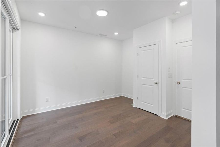 Spacious, unfurnished interior of a new home in Ecco Park, Alpharetta (Image 21). Spacious, unfurnished interior of a new home in Ecco Park, Alpharetta (Image 21).