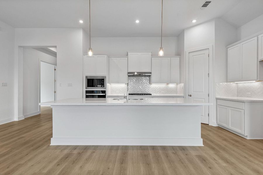 Gorgeous Open Concept Kitchen