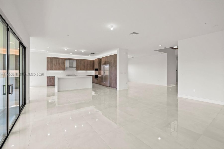 Spacious, unfurnished interior of a new home in , Palm Beach Gardens (Image 38). Spacious, unfurnished interior of a new home in , Palm Beach Gardens (Image 38).