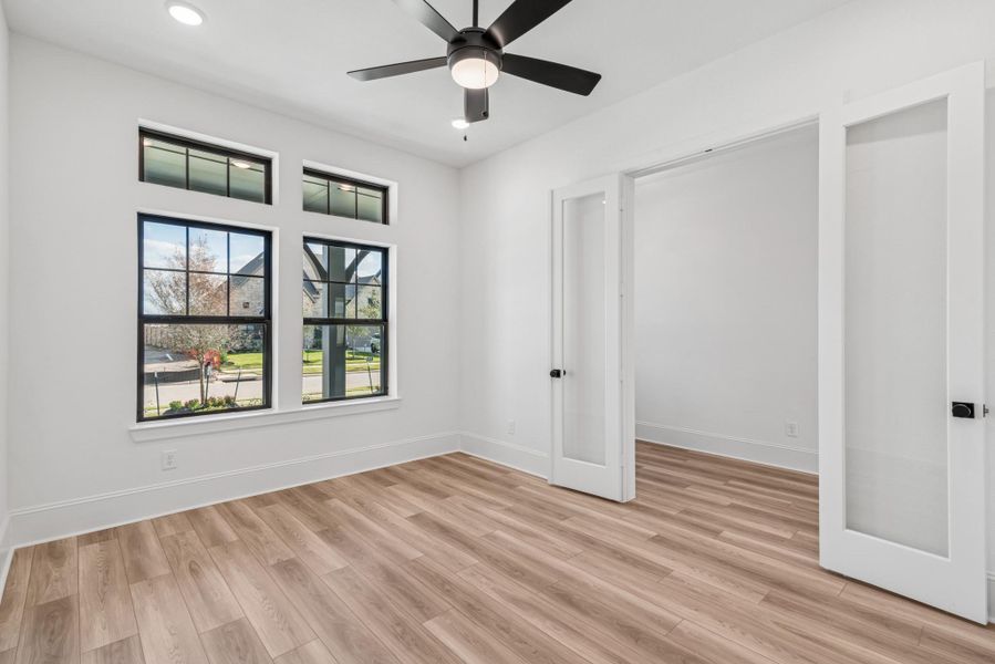 Spacious, unfurnished interior of a new home in The Meadows at Imperial Oaks, Conroe (Image 16).
